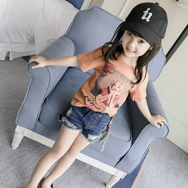 Страхотна тениска с къс ръкав и апликация "Marilyn Monroe'' в четири различни цвята