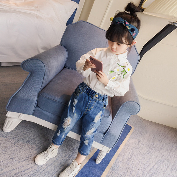 Много модерни дънкови панталони за момиченце с крачол 7/8