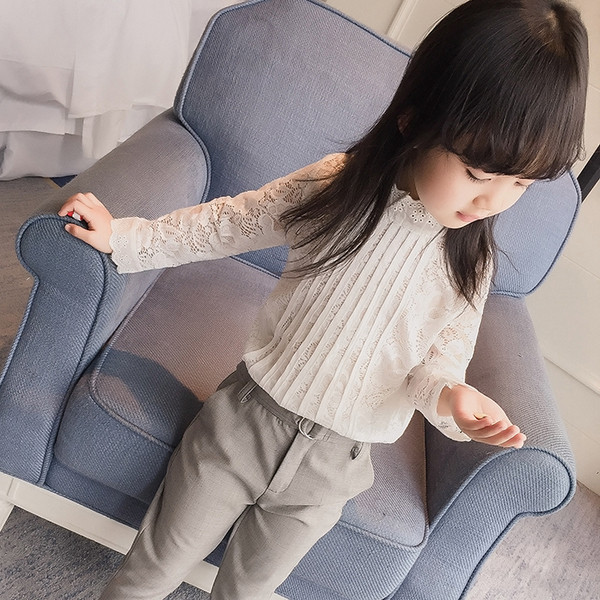 Изключително красива и нежна момичешка блузка с дълъг ръкав и коприна в два цвята