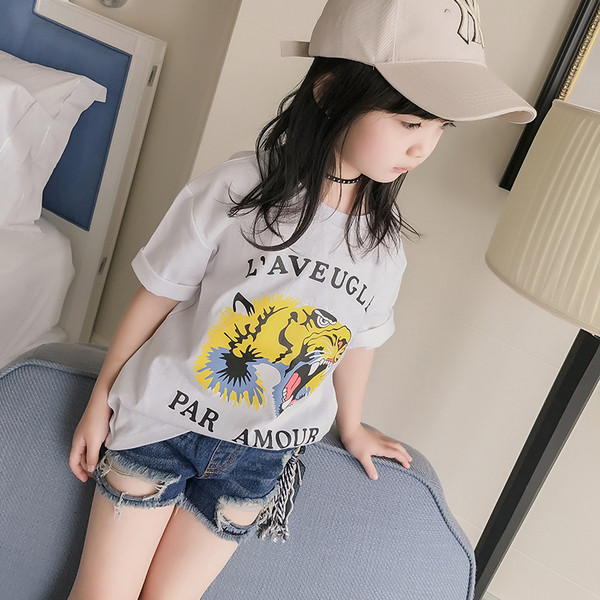 Ежедневна блуза с къс ръкав и апликация тигър