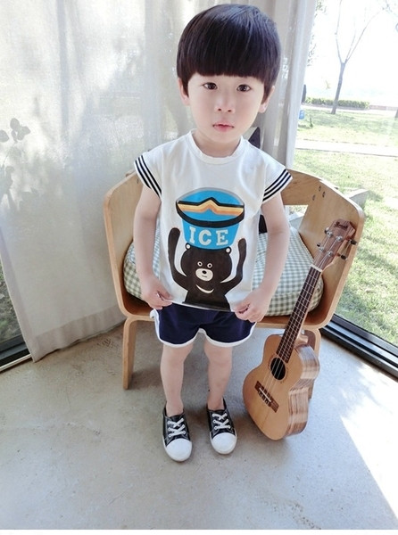 Υπέροχο παιδικό κοστούμι  για αγόρια 