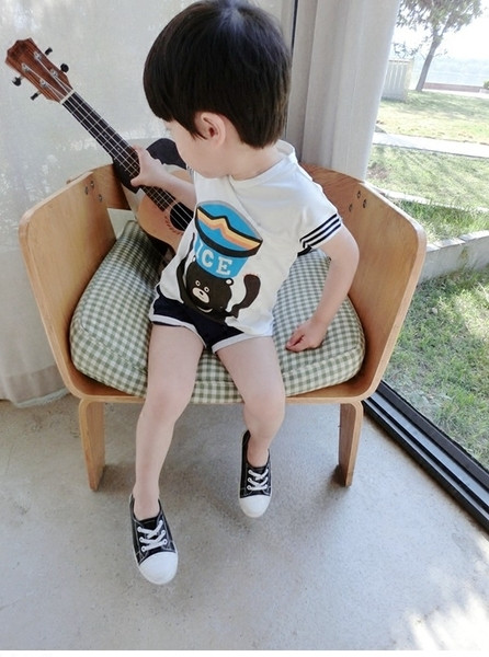 Υπέροχο παιδικό κοστούμι  για αγόρια 