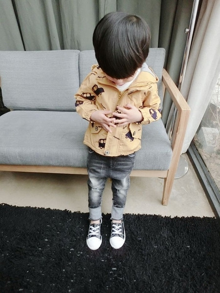 Ανοιξιάτικο μπουφάν  σε δύο χρώματα 