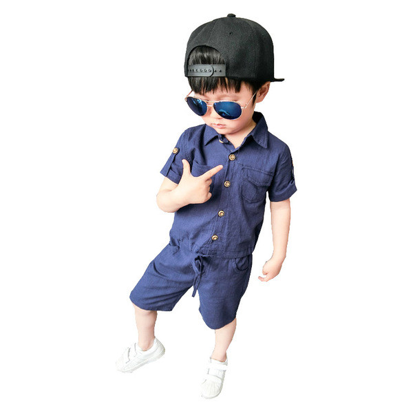 Μοντέρνο σετ για τ αγόρια  - πουκάμισο και κοντό παντελόνι σε δύο χρώματα με σχέδιο καμουφλάζ στην πλάτη