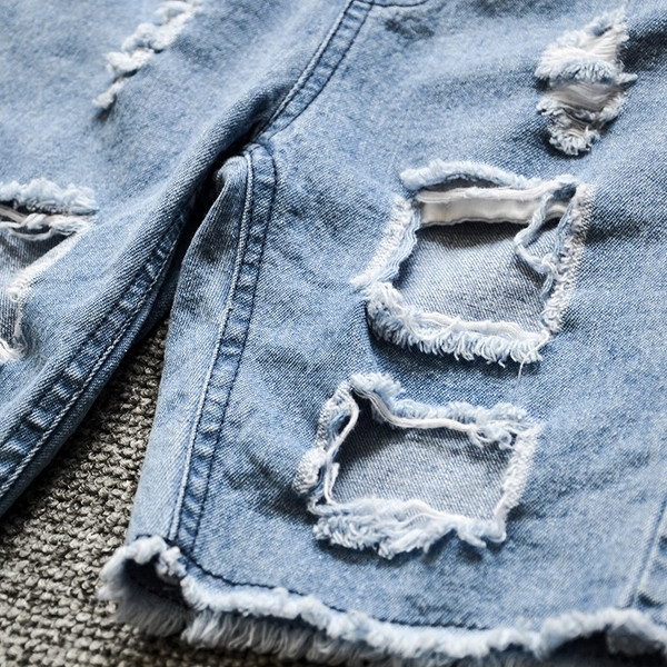 Страхотни момчешки къси дънкови панталони с дупки