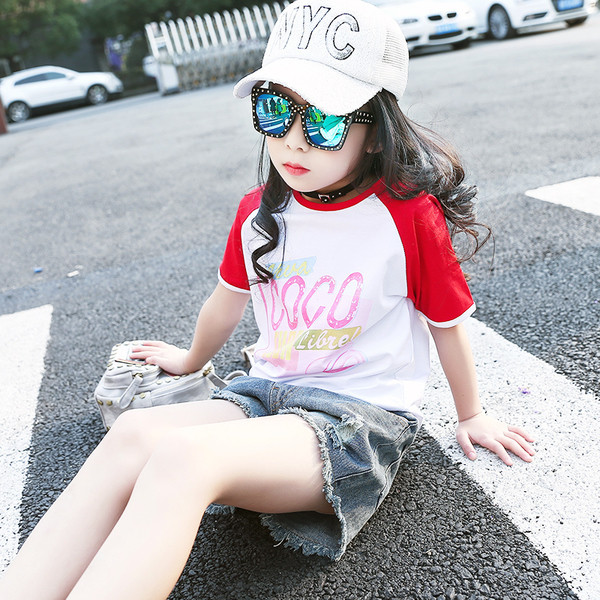 Ежедневна блузка с къс ръкав в три цвята и надпис