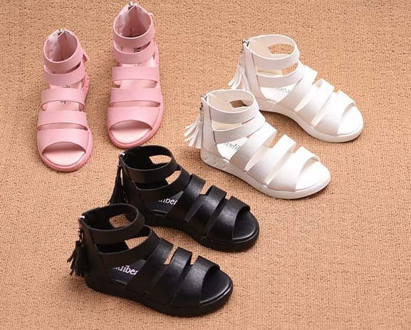Страхотни детски сандалки в три цвята