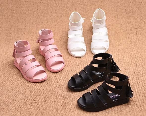 Страхотни детски сандалки в три цвята