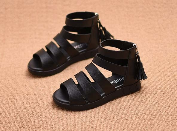 Страхотни детски сандалки в три цвята