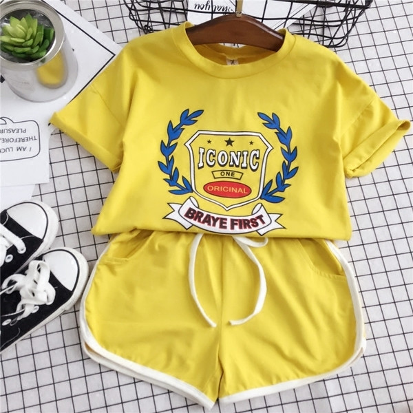 Уникално бебешко комплектче за момиченце в три различни цвята