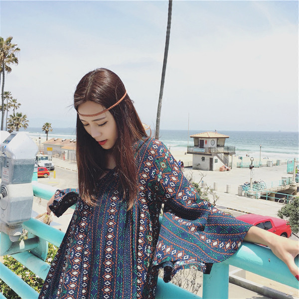 Εκπληκτική πλούσια φόρεμα με μακριά μανίκια κατάλληλο για την παραλία