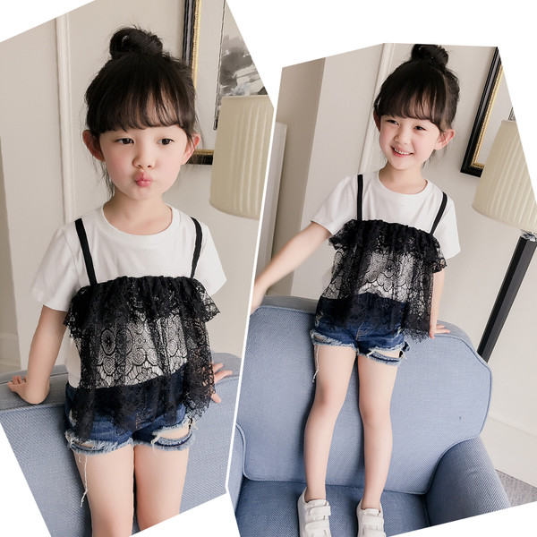 Много интересна тениска за момичета с пришита дантела отпред в бяло и черно