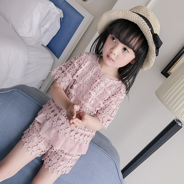 Елегантен дантелен летен комплект от 2 части за момичета - блуза с къс ръкав и къс панталон