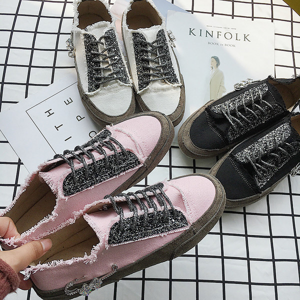 Страхотни платнени кецове в три различни цвята