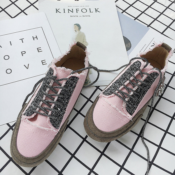 Страхотни платнени кецове в три различни цвята