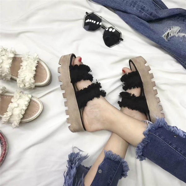 Μοναδικές Γυναικείες παντόφλες με ψηλή σόλα σε δύο χρώματα