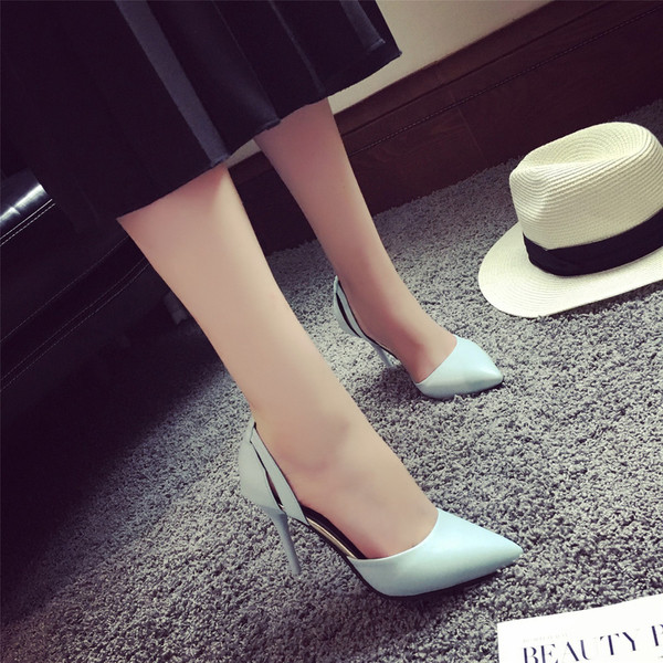 Μεγάλη δερμάτινα ψηλοτάκουνα παπούτσια σε τρία διαφορετικά χρώματα