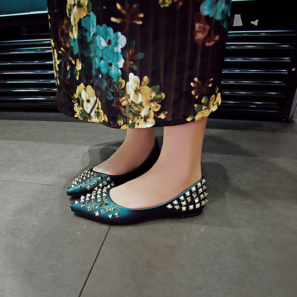 Περιστασιακά γυναικεία παπούτσια με πριτσίνια σε διάφορα χρώματα