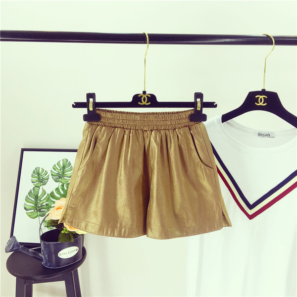 σορτς Casual των γυναικών σε ευρεία παντελόνια