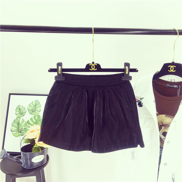 σορτς Casual των γυναικών σε ευρεία παντελόνια