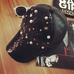 Οι γυναίκες του μπέιζμπολ καπέλα με glitter σε πολλά διαφορετικά μοντέλα