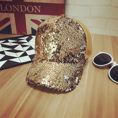 Οι γυναίκες του μπέιζμπολ καπέλα με glitter σε πολλά διαφορετικά μοντέλα