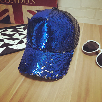 Οι γυναίκες του μπέιζμπολ καπέλα με glitter σε πολλά διαφορετικά μοντέλα