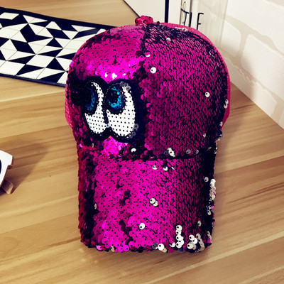 Μεγάλη pillbox με πολλά ενδιαφέροντα μάτια των πούλιες και πίσω πλέγμα