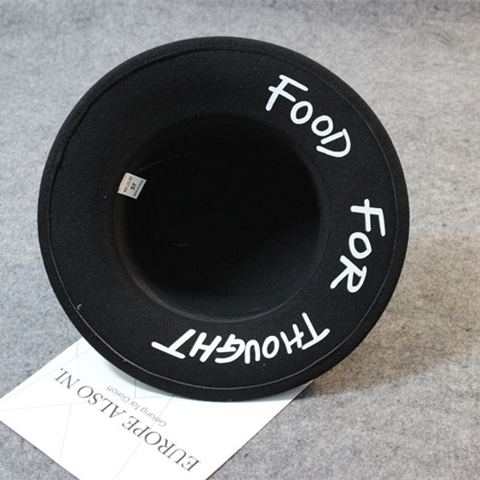 Семпла мъжка вълнена шапка британски стил