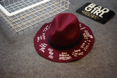 Интересна мъжка шапка с надписи