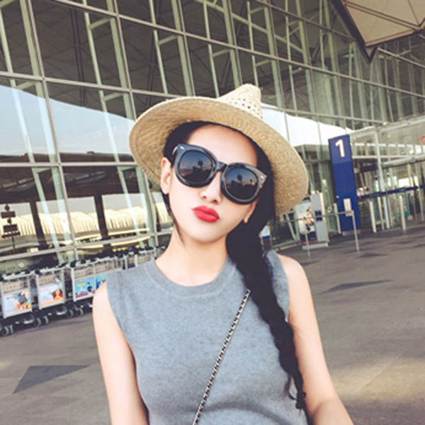 Παραλία ευρεία ψάθινο καπέλο