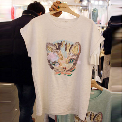 Ежедневна дамска блузка с къс ръкав и апликация на котенце от лъскави паети