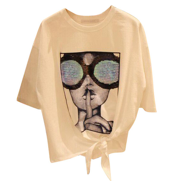 Ευρεία κυρίες T-shirt με κοντά μανίκια και απλικέ