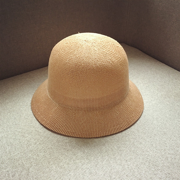 καπέλα Απλή κυρίες για το φθινόπωρο και την άνοιξη