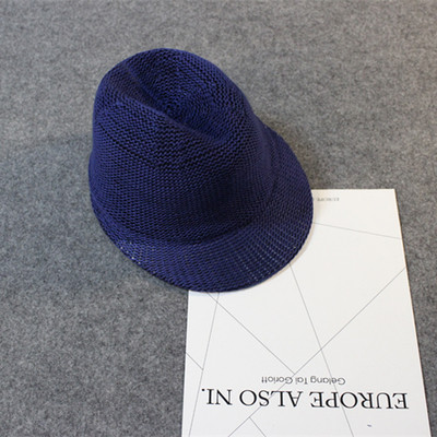 Κομψή δεμένη καπέλο με γείσο