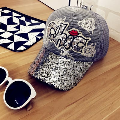 Страхотна дамска бейзболна шапка с пайети и бродиран надпис
