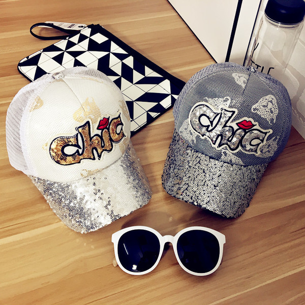 Страхотна дамска бейзболна шапка с пайети и бродиран надпис