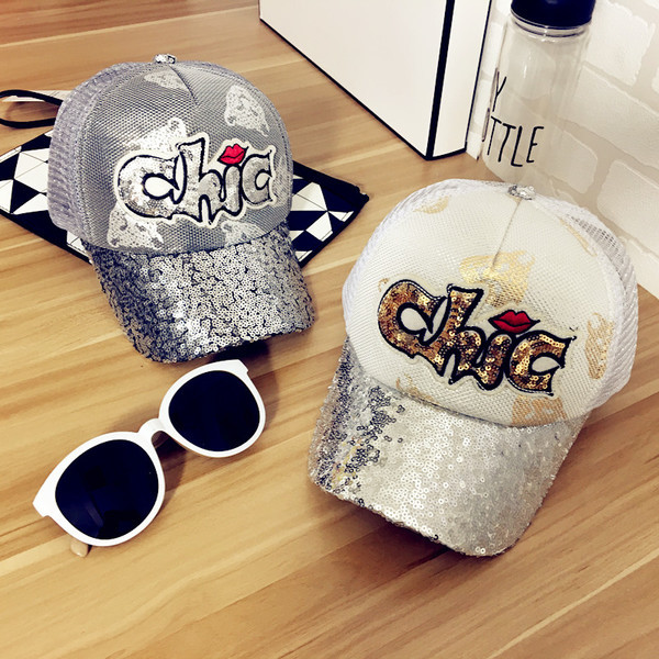 Страхотна дамска бейзболна шапка с пайети и бродиран надпис