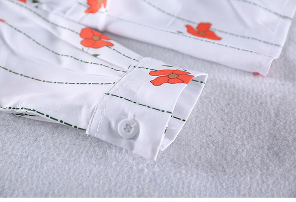 Много свежа дамска риза с дълъг ръкав