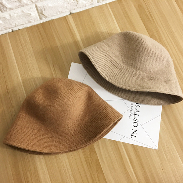 Απλή pillbox βρετανικό δίπλωμα στυλ για το φθινόπωρο και το χειμώνα