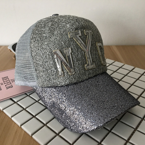 Μεγάλη μοντέλο pillbox με πούλιες