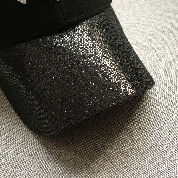 Αποκλειστική κυρίες καπέλο με γείσο - 3 διαφορετικά μοντέλα