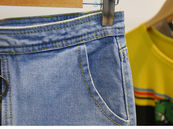 Дамска дънкова пола с много интересен цип