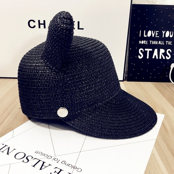 Шикозна дамска шапка с ушички