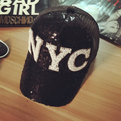 Πολλά διαφορετικά μοντέλα καπέλα μόδας κυρίες