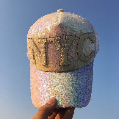 Πολλά διαφορετικά μοντέλα καπέλα μόδας κυρίες