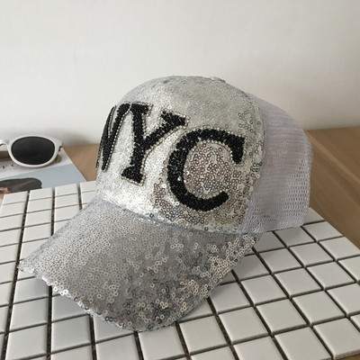 Πολλά διαφορετικά μοντέλα καπέλα μόδας κυρίες