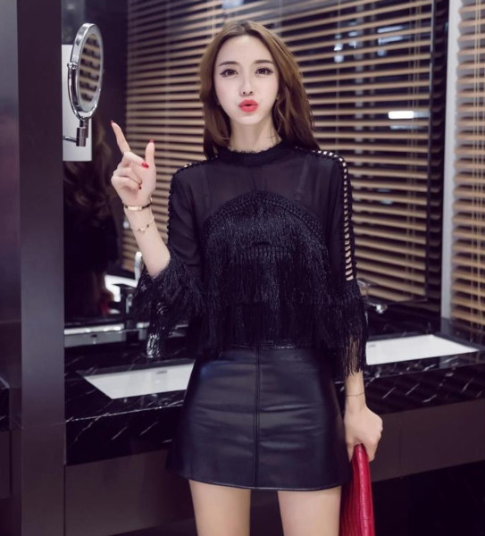 Κυρίες μπλούζα με μεταξωτά μανίκια των κροσσών σε δύο χρώματα