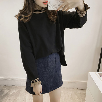 Κομψή μπλούζα με μακριά μανίκια με βολάν σε λευκό και μαύρο