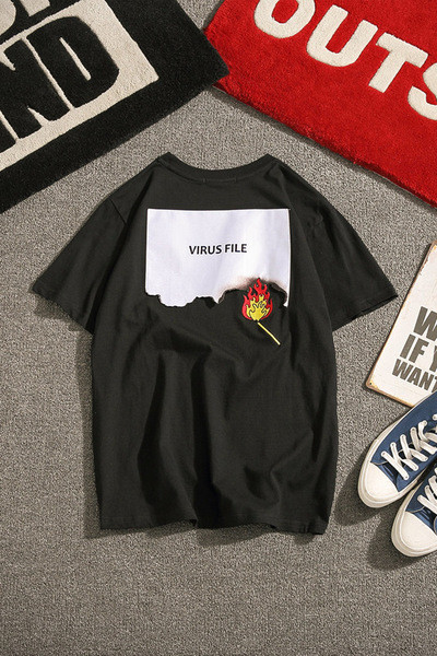 Καθημερινά μπλούζα με κοντά μανίκια σε δύο χρώματα και λεζάντα